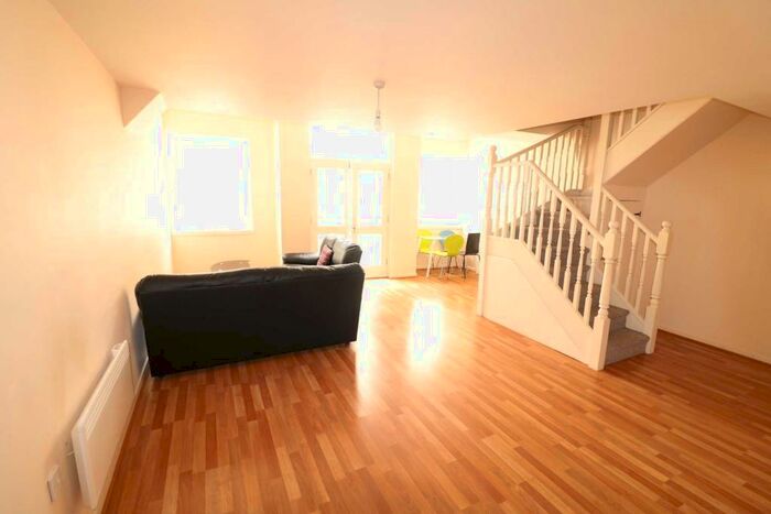 3 Bedroom Apartment To Rent In Stanley Street, Liverpool, L1