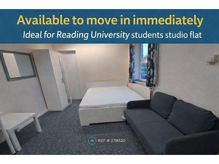 3 Bedroom Flat To Rent In University Area Available Now, Reading, RG6