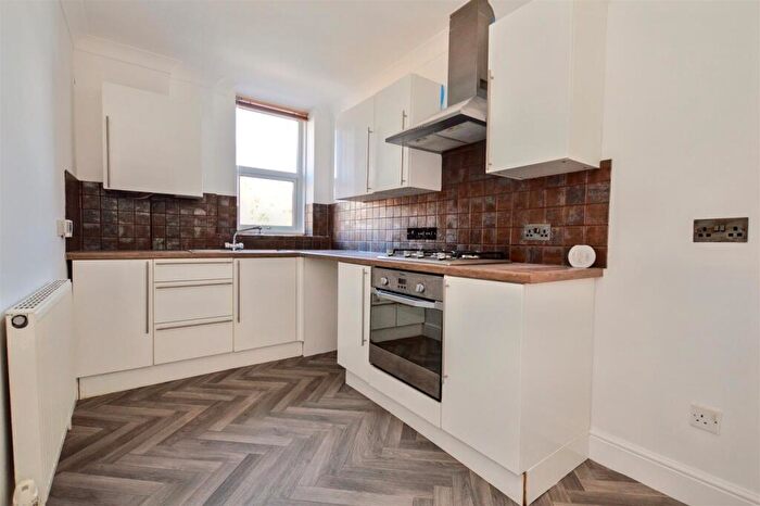 1 Bedroom Flat To Rent In Enys Road, Upperton, BN21