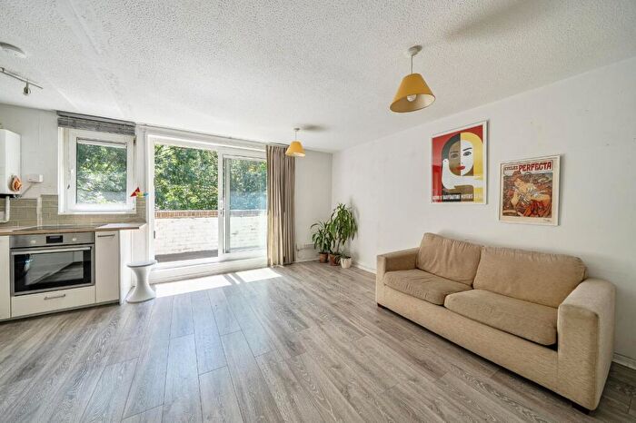1 Bedroom Flat For Sale In Salisbury Walk, London, N19