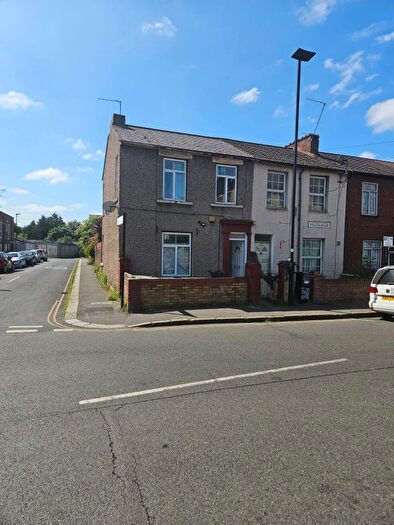 2 Bedroom Semi-Detached House To Rent In Heath Road, Hounslow, TW3