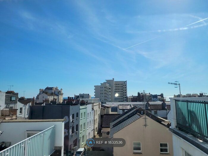 2 Bedroom Flat To Rent In Cross Street, Hove, BN3