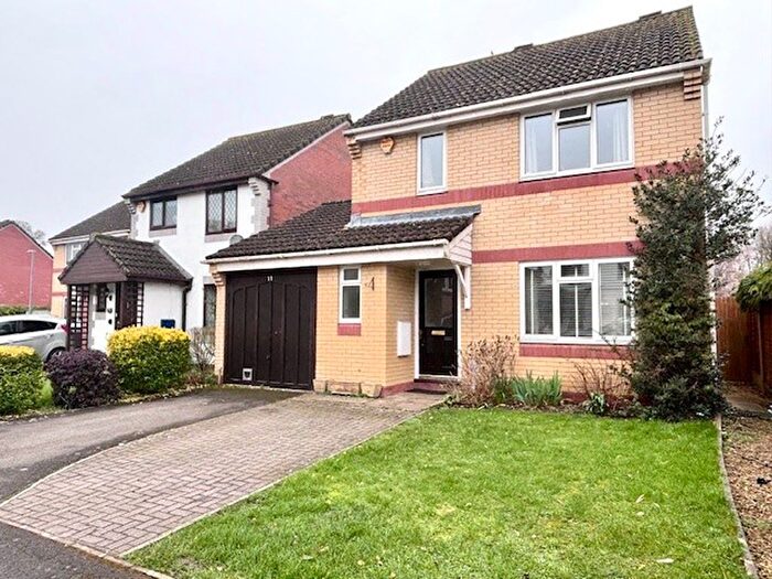 3 Bedroom Detached House For Sale In Azalea Close, Calne, SN11