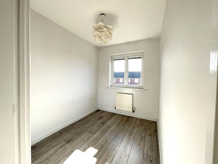 3 Bedroom Semi Detached House To Rent In Bateman Close, Crewe, CW1