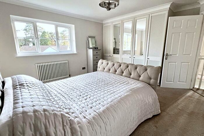 5 Bedroom Detached House For Sale In Hobbs Park, St Leonards, BH24