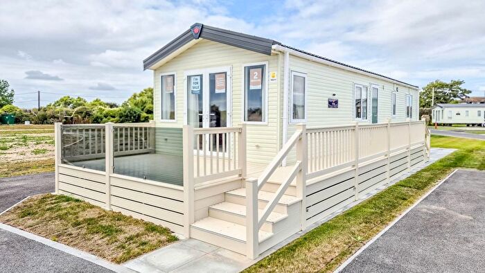2 Bedroom Mobile/park Home For Sale In Pett Level Road, Winchelsea, TN36