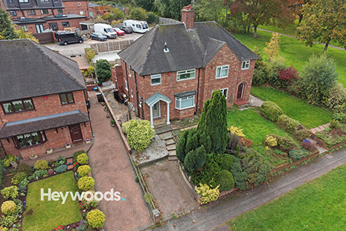 3 Bedroom Semi Detached House For Sale In Kingsbridge Avenue, Clayton, Newcastle-under-Lyme, ST5