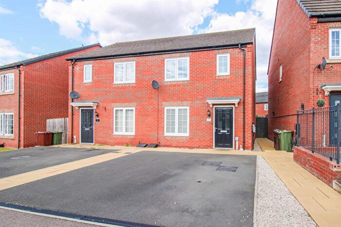 3 Bedroom Semi-Detached House For Sale In Stanley Main Avenue, Featherstone, Pontefract, WF7