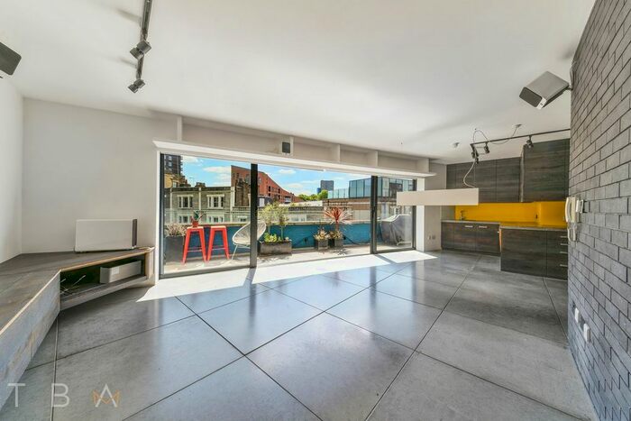 2 Bedroom Flat To Rent In Hackney Road, London, E2