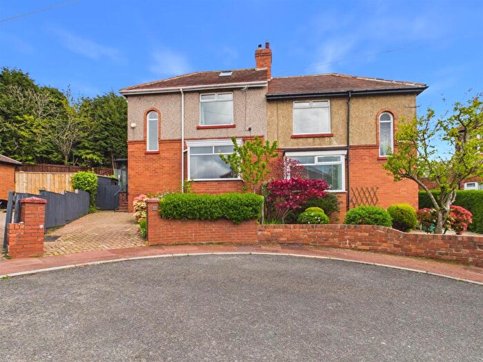 3 Bedroom Semi-Detached House For Sale In Gatesgarth, Gateshead, NE9