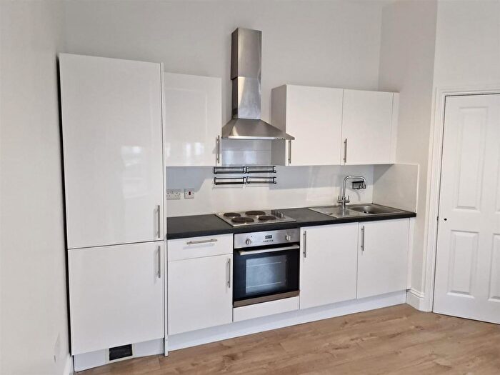 2 Bedroom Flat To Rent In Handsworth Road, London, N17