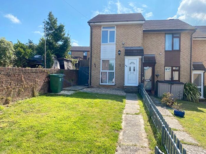 2 Bedroom End Of Terrace House To Rent In Osborne Road, East Cowes, PO32