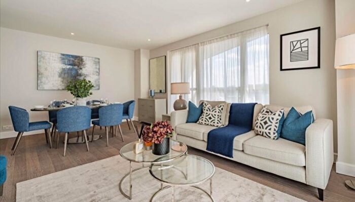 2 Bedroom Apartment To Rent In Westferry Circus, London, City Of London, E14