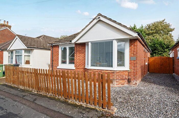 2 Bedroom Detached Bungalow For Sale In Consort Road, Eastleigh, SO50