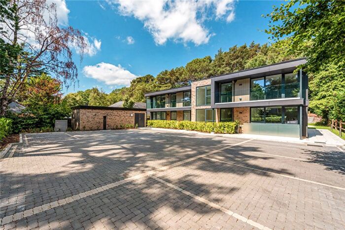 2 Bedroom Flat For Sale In Lindsay Road, Poole, Dorset, BH13