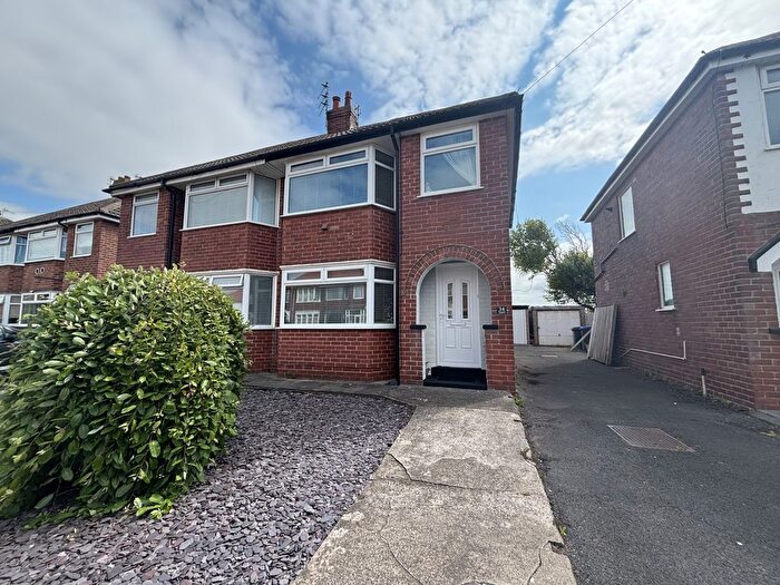 3 Bedroom Semi-Detached House For Sale In Wingate Avenue, Norbreck, FY5