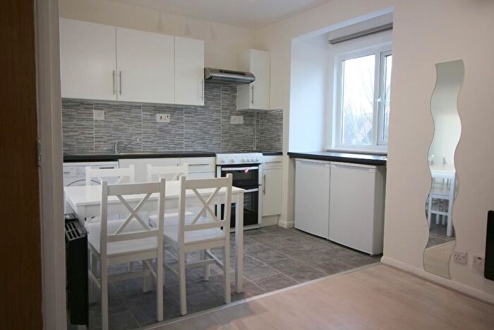 1 Bedroom Flat To Rent In Emerald Close, London, E16