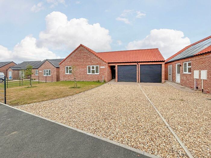 3 Bedroom Detached Bungalow For Sale In High View Park, Cromer, NR27