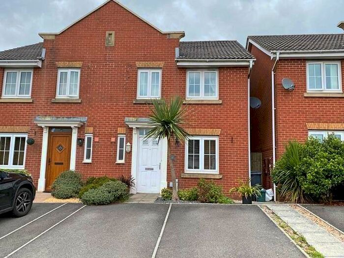 Houses for sale in Birchgrove, Swansea