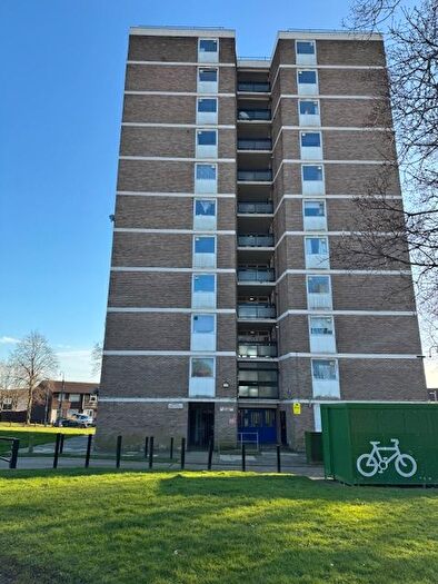 3 Bedroom Flat To Rent In Baywood Square, Chigwell, IG7