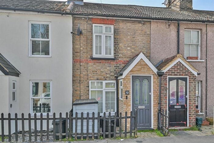 2 Bedroom Terraced House For Sale In Alfred Road, Brentwood, CM14