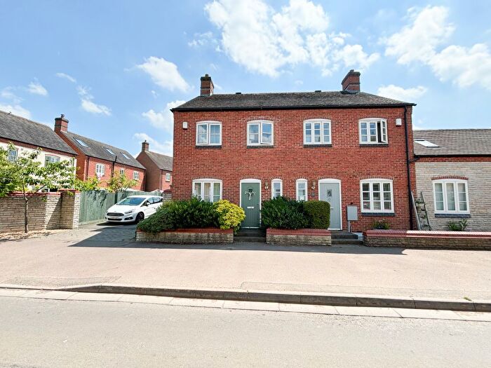 3 Bedroom Semi-Detached House To Rent In Barton Road, Congerstone, CV13