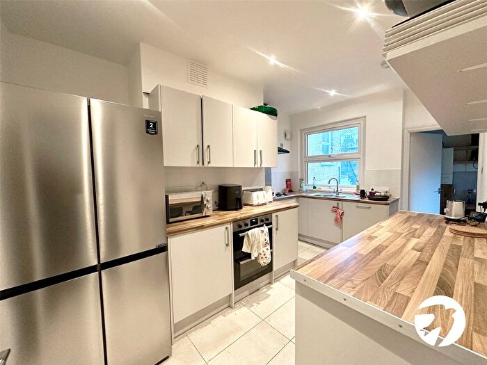 2 Bedroom Flat For Sale In Algiers Road, London, SE13