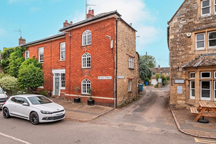 4 Bedroom Cottage For Sale In Malting Lane, Geddington, NN14