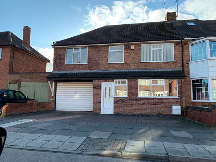 5 Bedroom Semi-Detached House To Rent In Lydford Road, Leicester, LE4