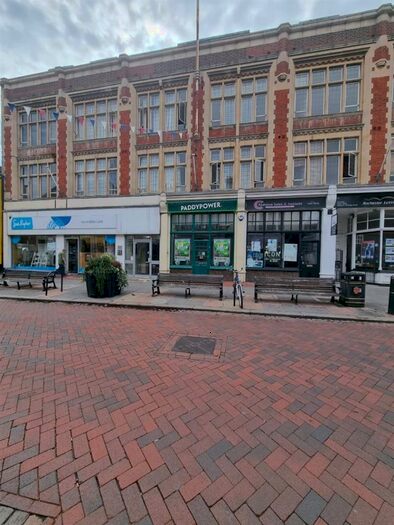 2 Bedroom Apartment To Rent In A High Street, Rochester, ME1