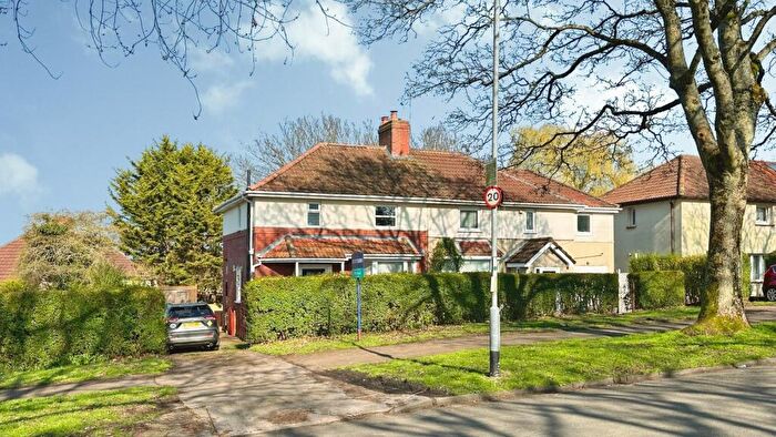 3 Bedroom Semi Detached House For Sale In Maple Avenue, Bristol, BS16