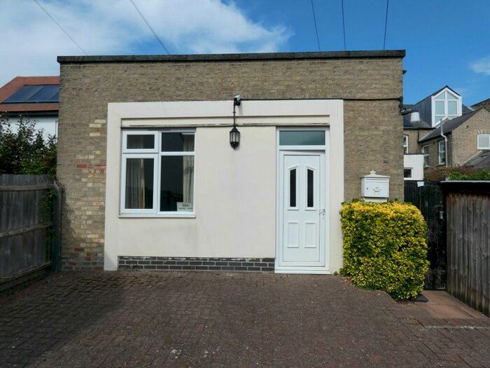 1 Bedroom Flat To Rent In Sandy Lane, CB4