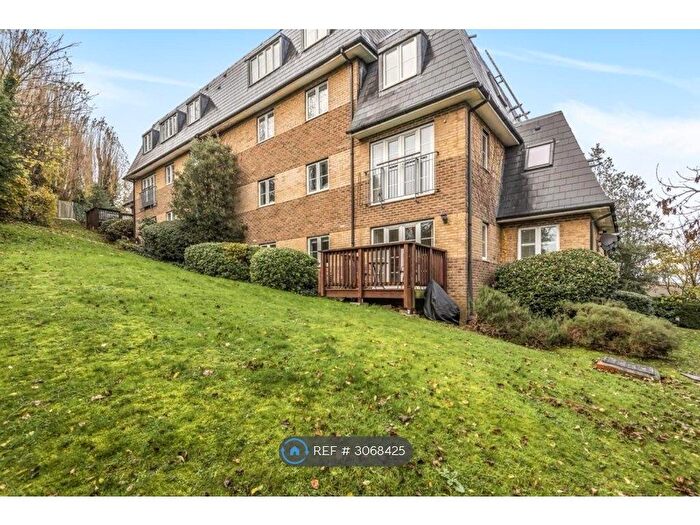 2 Bedroom Flat To Rent In The Manor, London, SE23