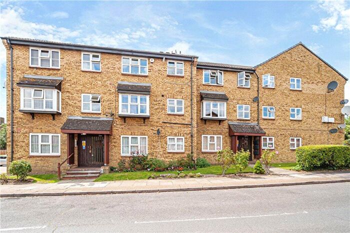 1 Bedroom Apartment For Sale In Parish Gate Drive, Sidcup, DA15