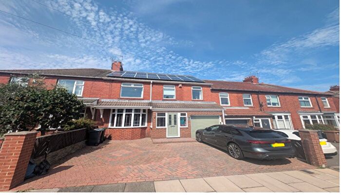 5 Bedroom Semi-Detached House For Sale In Seatonville Crescent, Monkseaton, Whitley Bay, NE25