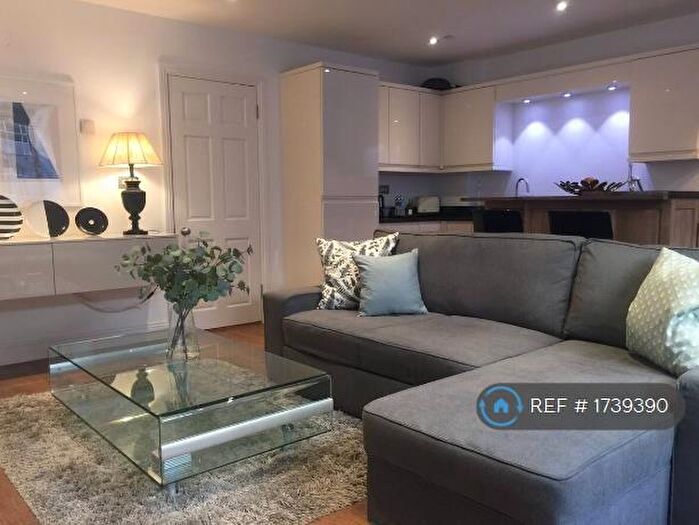 1 Bedroom Flat To Rent In St Peter St, Winchester, SO23