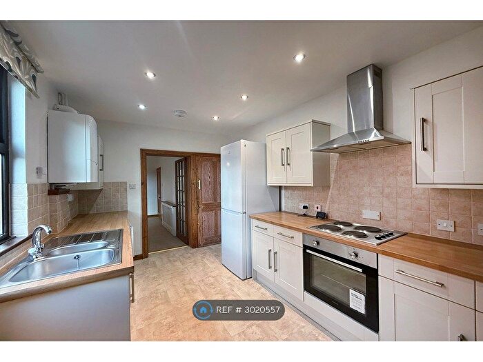 3 Bedroom Terraced House To Rent In Windsor Street, Milton Keynes, MK12