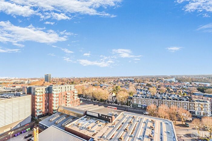 1 Bedroom Flat To Rent In Jargonelle House, Pavana Square Brentford, TW8