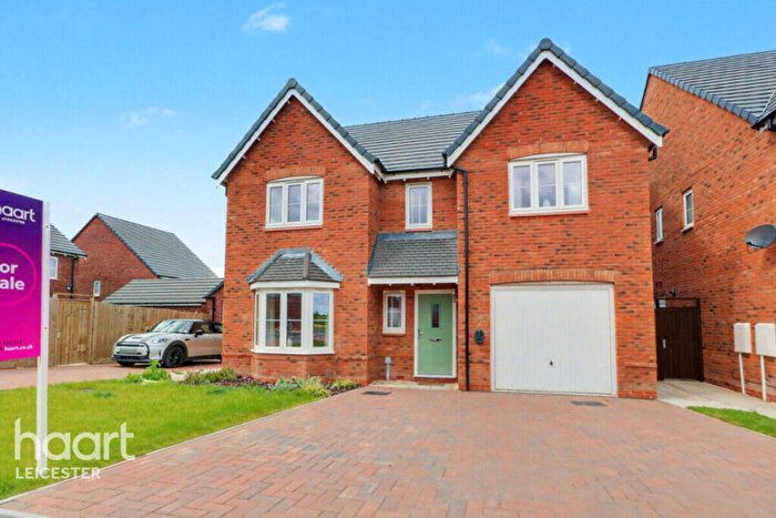 4 Bedroom Detached House For Sale In Blacktorn Close, Stoke Golding, CV13