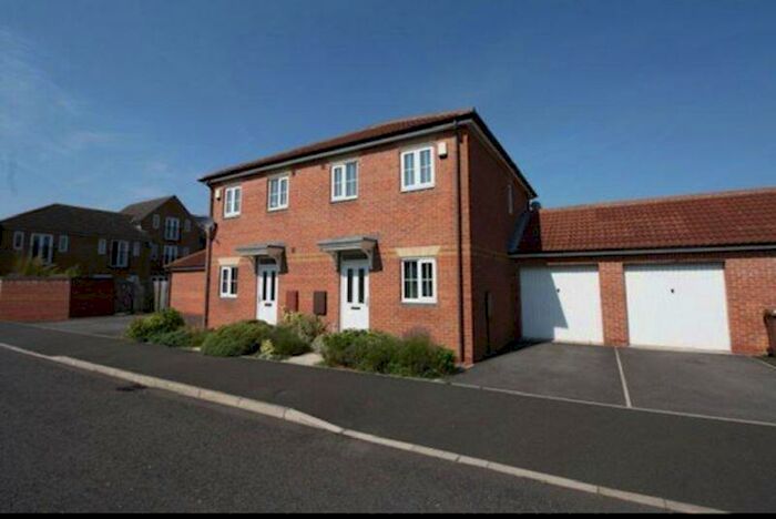 2 Bedroom Apartment To Rent In Kingsbury Court, Newcastle Upon Tyne, NE12