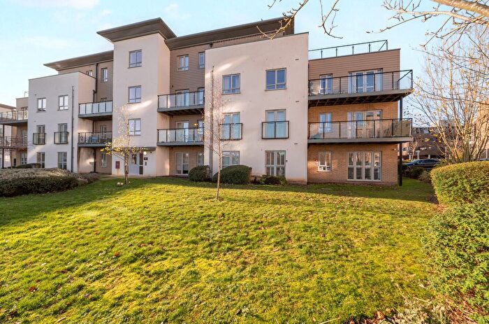 1 Bedroom Flat For Sale In Fleming Place, Bracknell, Berkshire, RG12