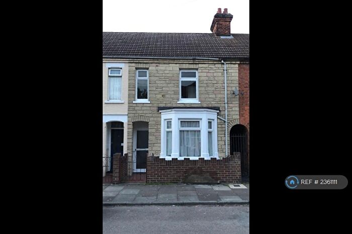 3 Bedroom Terraced House To Rent In Maryville Road, Bedford, MK42