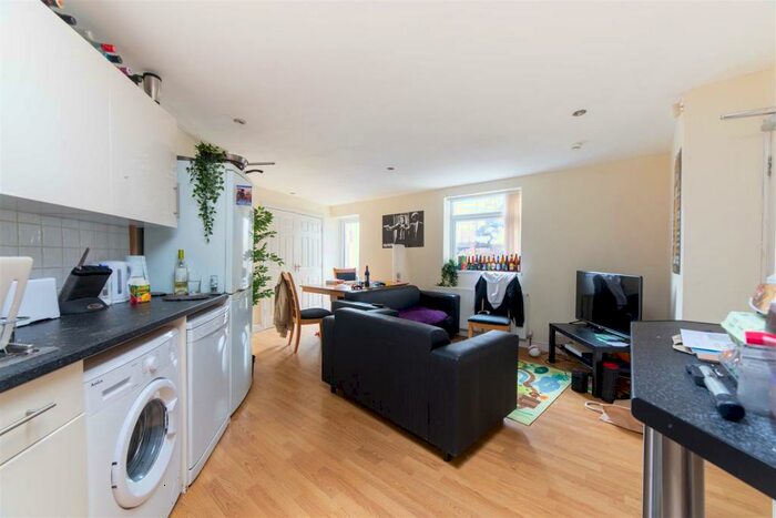 3 Bedroom Apartment To Rent In - Osborne Road, Jesmond, Newcastle Upon Tyne, NE2
