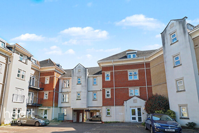2 Bedroom Apartment To Rent In Cochrane Drive, Dartford, DA1