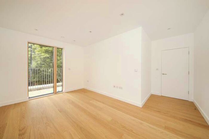 2 Bedroom Apartment To Rent In Croxted Road, Dulwich, SE21
