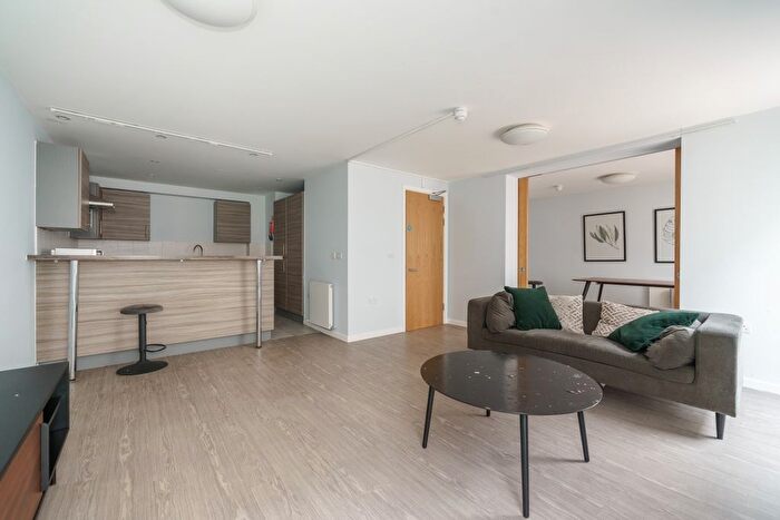 3 Bedroom Flat To Rent In Wembley Way, Wembley, HA9
