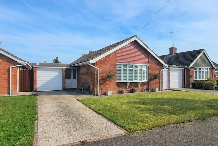 2 Bedroom Detached Bungalow To Rent In Churchill Avenue, West Meads, Bognor Regis, West Sussex, PO21