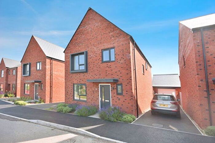 4 Bedroom Detached House To Rent In Sloe Gardens, Exeter, EX1