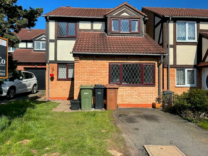 3 Bedroom Detached House To Rent In Tilesford Close, Solihull, West Midlands, B90