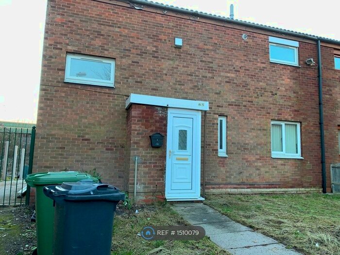 3 Bedroom Semi-Detached House To Rent In Lowry Close, Willenhall, WV13